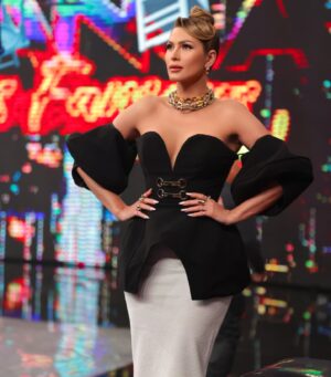 Lívia Andrade Instagram - Mais um pouquinho desse look bafonico 🖤🤍
Styling @murilorangel_ 
Look @fauvebrand
Beleza @cayquecalado 
📷 @fotosyansalvatierra