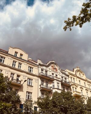Lívia Bielovič Instagram - Recap of Prague:

1. 5:55h early morning smer vlaková stanica
2. Drama Prague by morning clouds 🌥️🌦️
3. —-//—- (read below point 4) 🏛️
4. —-//—- (love taking pictures of buildings) ⛪️
5. Uan of d moust bjútifl restrúms det ájv évr sín ovr dér…😍🥇
6. Man on the floor… (art by “Prague restrooms”… not under my umbrella.)
7. My fav restau - Healthy Longevity Café-Restaurant 🔝
8. Toulačky “pražským jarem” … 🍀🌷☀️
9. Spomienka na detstvo (Remember?🥰)
10. Love is in the air, everywhere i look around ❤️

#prague
#morning
#history
#architecture
#travel
#work
#art
#food
#walk
#memories
#love