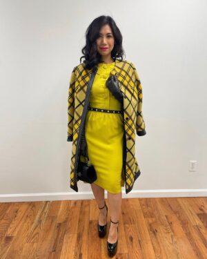 Liza Lapira Instagram - #bts costume fitting with @pniddy. 👗🙌🏼

Season premiere next Sunday 8/7c!