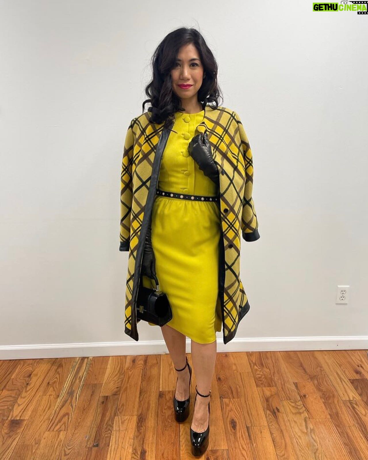Liza Lapira - 2.3K Likes - #bts costume fitting with @pniddy. 👗🙌🏼
Season premiere next Sunday 8/7c!