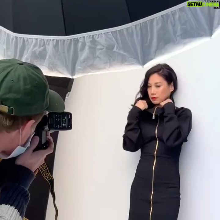 Liza Lapira - 1.4K Likes - BTS with @erichobbsstudio ✨
Hair @coreytuttlehair
Make up @emilyamick
🙏🏼 @annickrenee