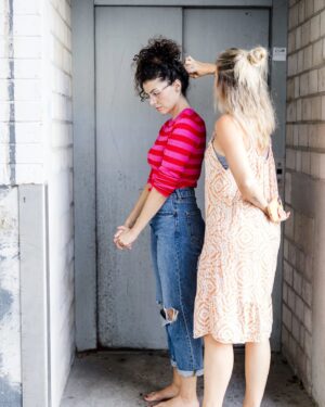 Liza Tzschirner Instagram - Make up artist appreciation post💫❤️ 
Gestern durfte ich mal wieder mit meiner picture-partnerin in crime @leoniehandrickphoto shooten und wir wurden unterstützt von @silvanaschwan und was soll ich sagen...maskenbildner*innen können einfach nicht genug wertgeschätzt werden. Ich habs geliebt! 😘🙏
Stay tuned for the final results

📸@leoniehandrickphoto