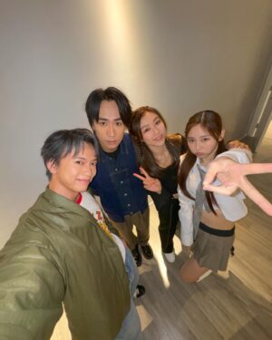 Locker Lam Ka-Hei Instagram - 近排生活十分規律
早上排戲到夜晚 然後健身兩小時
每天喝水多一些 飲食習慣改善
想不到一星期的改變就是體脂減了2% 🙌🏼
除了舞台劇宣傳，當然還有未完成的電影拍攝
🤎 

加油，大家真的要支持百分百感覺2024！