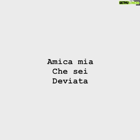 Lodovico Guenzi - 3 Likes - La verità è che non ti ho capita mai. Non davvero, perché non so cosa si prova. Non so cosa vuol dire sentirsi in colpa se mangi. Non so cosa vuol dire odiarsi per il fatto di non piacersi, io che non mi piaccio da mai. Non so perché hai vomitato, ti sei fatta male, hai pianto così forte. Non lo so. E tu lo sai che io non lo so. Ma non ho mai smesso di ascoltarti, di provare a capirci qualcosa, di rispondere la notte quando la fragilità si faceva elettrica ed eri vicina a bruciarti. Senza capire, che a volte è una fortuna. Circondati sempre di persone che non ti capiscono ma non ti giudicano. Solo loro potranno farti venire voglia di uscire dagli angoli bui in cui si finisce, senza condannarti per essere te stessa. Sentirti stare bene, sentirti dire è passata, è una delle poche cose che mi rende felice. Sono fiero di te. E fanculo a chi non capisce un cazzo. #devianzegiovanili