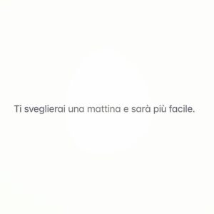 Lodovico Guenzi Instagram - Credimi, la vita è una merda, ma anche un parco giochi. Ti sembrerà spesso di non essere capita, di non vincere, di vederti un cesso, non credere al futuro, di sentirti tradita, di credere di finire sola. Però tu ce l’hai dentro, va bene chiedere aiuto, ma tu ce l’hai dentro. Sei anche forte, sei una roccia che spacca le onde della sfiga e i cicloni del senso comune, le pandemie e i soldi che non ci sono, la noia e gli esami senza domani, chi ti usa e chi ti vuole fottuta. Sei anche forte, non solo debole. Così debole, da saper essere forte. E viceversa. Non scordarlo. Notte. #amore #lotta #notte #punk @puoichiamarmipenny
