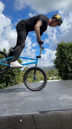 Logan Martin Instagram - Bit of a technical line from a session at my house! Stoked to get this one done 🤘🏼
📸 @joshkhourybmx