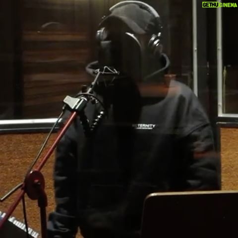Loïc Nottet - 10.9K Likes - ADDICTOCRATE* is OUT !! La version acoustique est dispo dès mtn partout - waw il y a deja 1 an que Addictocrate est sorti. J’en reviens pas, le temps passe trop vite ! Ecrire cet album entierement en français n’était pas un défi facile, parce que comme toute premiere fois, ça fait peur. Mais une année plus tard, je suis tellement fier et reconnaissant de tout ce que nous avons réalisé ensemble ! Et même si ce chapitre se clotura bientôt, je voulais finir en beauté avec cette sortie « inattendue » 😬 happy us 👽!!