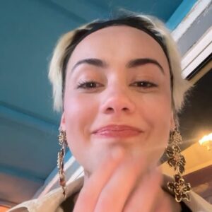 Lola Antolinos Instagram - Plus ou moins chic