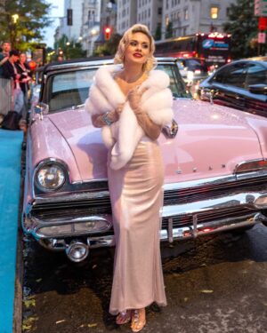 Lolitta Dandoy Instagram - Ba-dee-dly-dee-dly-dee-dly-dum! Boop-boop-a-doop💋

When I heard that this year’s theme for the @ritzcarltonmontreal Grand Prix Party was the 1950’s, I immediately knew I was going to channel my inner Marilyn… and wear exactly this!

Well, I was hoping to wear this… so I’m grateful for my dear @wiwa_blue for making the perfect dress and @creationsgama for lending me this amazing fur stole! And there’s no Marilyn without the signature hair & makeup… so thx @benoit4955 & @sophie.espacemakeup ❤️ I’ve done this iconic look often, but never felt so close to my ultimate beauty icon!

As for the party, it was def’ the best one yet! The decor, the food, the music… honestly @katiapmtl & @maddykatelier you outdid yourselves and I already can’t wait for next year!

And one last big shoutout to the photographers @teresa_ste_marie @edmontrealphotography @dominic_gouin @anthonyferlaphoto Your pics are simply beautiful!