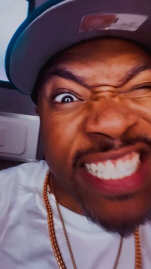 London Brown Instagram - STOP SHOWIN UR HAND 🃏🃏🃏🃏🃏♦️♥️♣️♠️ TO PEOPLE WHO DONT HAVE A SEAT AT THE TABLE..... Folx if some1 wants to make a scene while ur out w/ ur partner, in an attempt to ONE-Up u, dont let them win by showin how surprised u r. KEEP IT G.... #londonswhitettalk #uncleMarvin #raisingkanan #datenight #relationships  #johnathanmajors #christiankeyes  #lebronJames
