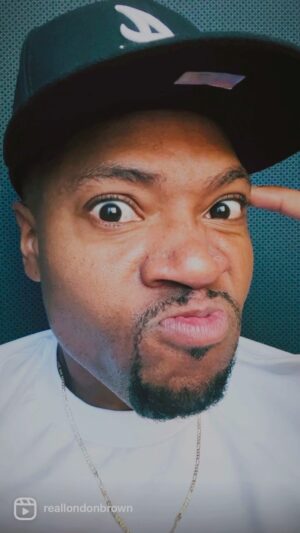 London Brown Instagram - FOLX, u ever had sumone think u wer ignoring them but the real truth is, they werent on ur mind AT ALL. 🤣  its like RELAX. Im out here livin life. Im not wasting energy on YOU! #justMe #londonswhitettalk #raisingKanan #uncleMarvin #kattwilliams #naacp #chrisBrown