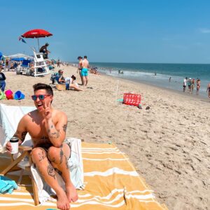 Loosey LaDuca Instagram - My job is bitch. 🏖️