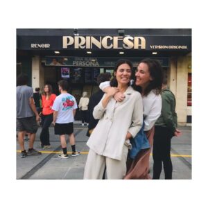 Loreto Mauleón Instagram - 1. Alegría.
 Mucha alegría por tener nuestra peli en los cines Renoir
2. Siendo atacada por el amor de @nereisss 
3. Lista de los cines en los que podéis ver nuestra querida película