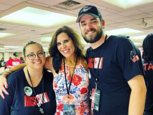Lori Alan Instagram - WOW
Wow wow🤍
What an incredible experience at @mgscon celebrating the amazing Metal Gear Solid video franchise. 
The artists, my fellow voice actors in the game, the fans, the cosplay… Your name it, made it one of the most special events I’ve ever experienced. Being in community with this amazing group of people was such an honor! Thank you to the amazing Amanda Lemon who put it on and we will be going around the world to meet the most loyal and lovely fans ever. 
Metal Gear Solid Forever 🤍🤍🤍🐍🎙️