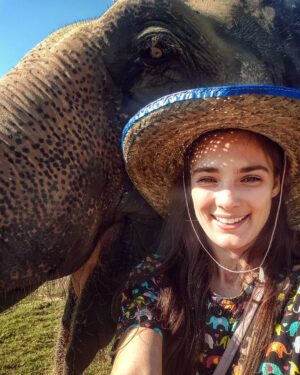Lorina Kamburova Instagram - I love animals🌞😌❤
Me & my friend the Greedy Elephant😀 He just wanted to steal food from me😜🥰
He is smiling straight to the camera😀
#positivevibes #smile❤😀
#elephant #loveatfirstsight #nature #freedom #colors #kantaelephantsanctuary