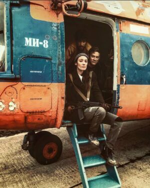 Lorina Kamburova Instagram - Работаем🎬☠💣💥
@molodyeisilnye @sergey_tessler  #молодыисильныевыживут 
#сериал #россия🇷🇺