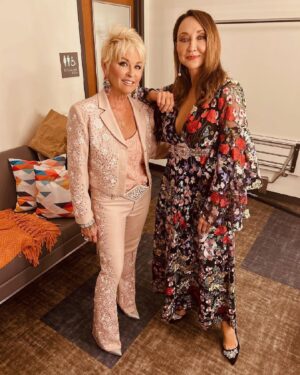 Lorrie Morgan Instagram - 💖 in Alabama with my girl @pamtillis ... Why yes we ARE living la vida loca!