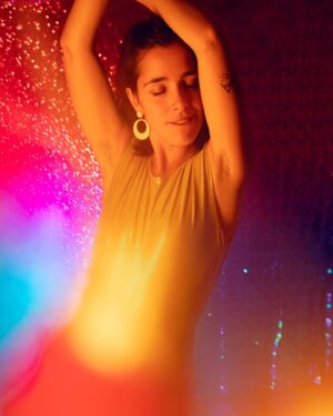 Lou Howard-Levy Instagram - C’est @lou_howard en boîte mais pas vraiment en boîte en vrai 💃