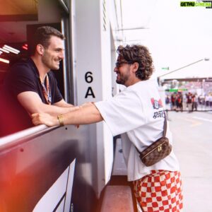 Lou-Pascal Tremblay Instagram - Je me pince chaque année, merci du fond du coeur @patron de m’avoir reçu chez vous 🏎️🪽