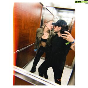 Lou-Pascal Tremblay Instagram - Craziest weekend, with the one and only 🙆🏽‍♂️