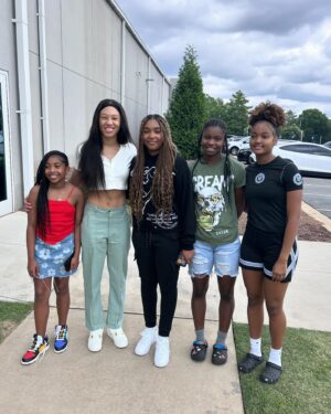Lou Williams Instagram - Our girls got to warm up the court for the @atlantadream today!!! WINNERS U!!! 💪🏾💪🏾💪🏾💪🏾