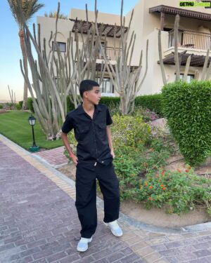 Louai El Amrousy Instagram - Bien arrivé en Égypte 🇪🇬 c’est léger ✨✌🏽