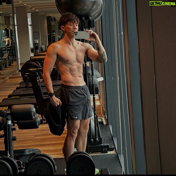 Louis Cheung - 26K Likes - 今年父親節好特別
放假,早晚去健身室workout
其餘時間留喺房睇劇本
基本上冇同人講過嘢🤷🏻♂️🤣
夜晚自己煮一餐cheat meal 獎勵吓自己
最近每一餐都係食烚雞烚蛋烚菜
終於有一啖熱嘅嘢放入口,覺得好感動🥹
不過為咗下一套戲嘅角色,仍然要努力💪🏼
今日係仔仔生日,可惜唔可以喺佢身邊同佢慶祝
眨吓眼就17歲😌不過你老竇仍然好健壯😏
第日出去玩,記得叫埋我😝
Happy birthday my boy ❤️Daddy loves you so much ✨
@jeffenette
#fathersday