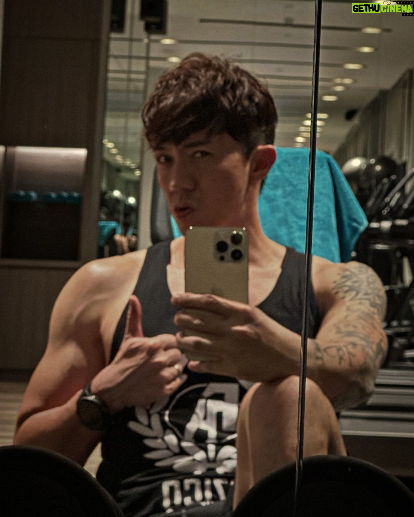 Louis Cheung - 9.5K Likes - 為自己打氣👍🏼
除咗工作,仲要成日去操嘢同Cardio
仲有Home sick 呢🤣🤦🏻♂️
好彩今日買咗樽胡椒,即刻由地獄去返天堂🤣
聰,俾油,你得㗎💪🏼