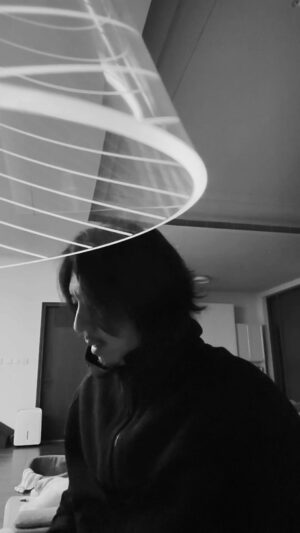 Louis Cheung Instagram - 「我再卑微，跟足你數百公里」🐢

原來已經差唔多有20年🥶
其實我都好鍾意自己寫嘅歌😝

4月13號，澳門演唱會見😎✨