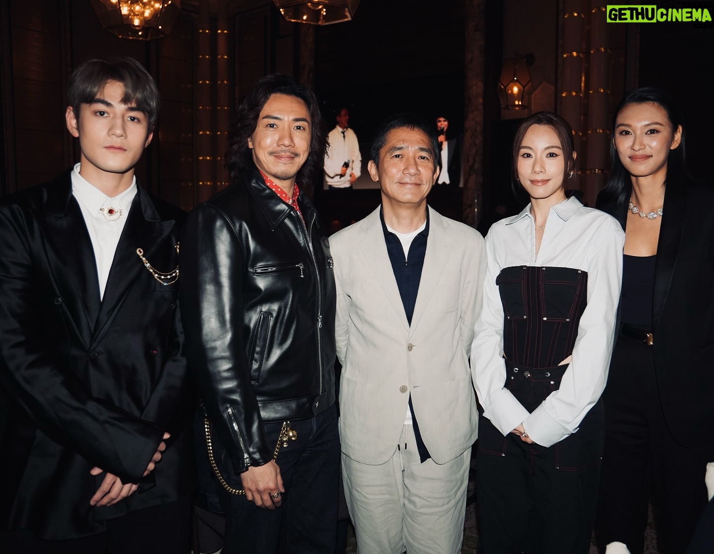Louis Cheung - 13.8K Likes - ✨🥹✨ Tony ❤️
企喺Tony 同Jeffrey 中間
我同自己講
要為「外表平凡協會」爭氣
盡量唔好表現得太淆底🥹
大家覺得我係咪好勇敢?
定係喪心病狂?😂😂😂😂
Thank you for for the photo❤️✨ @bessipingping