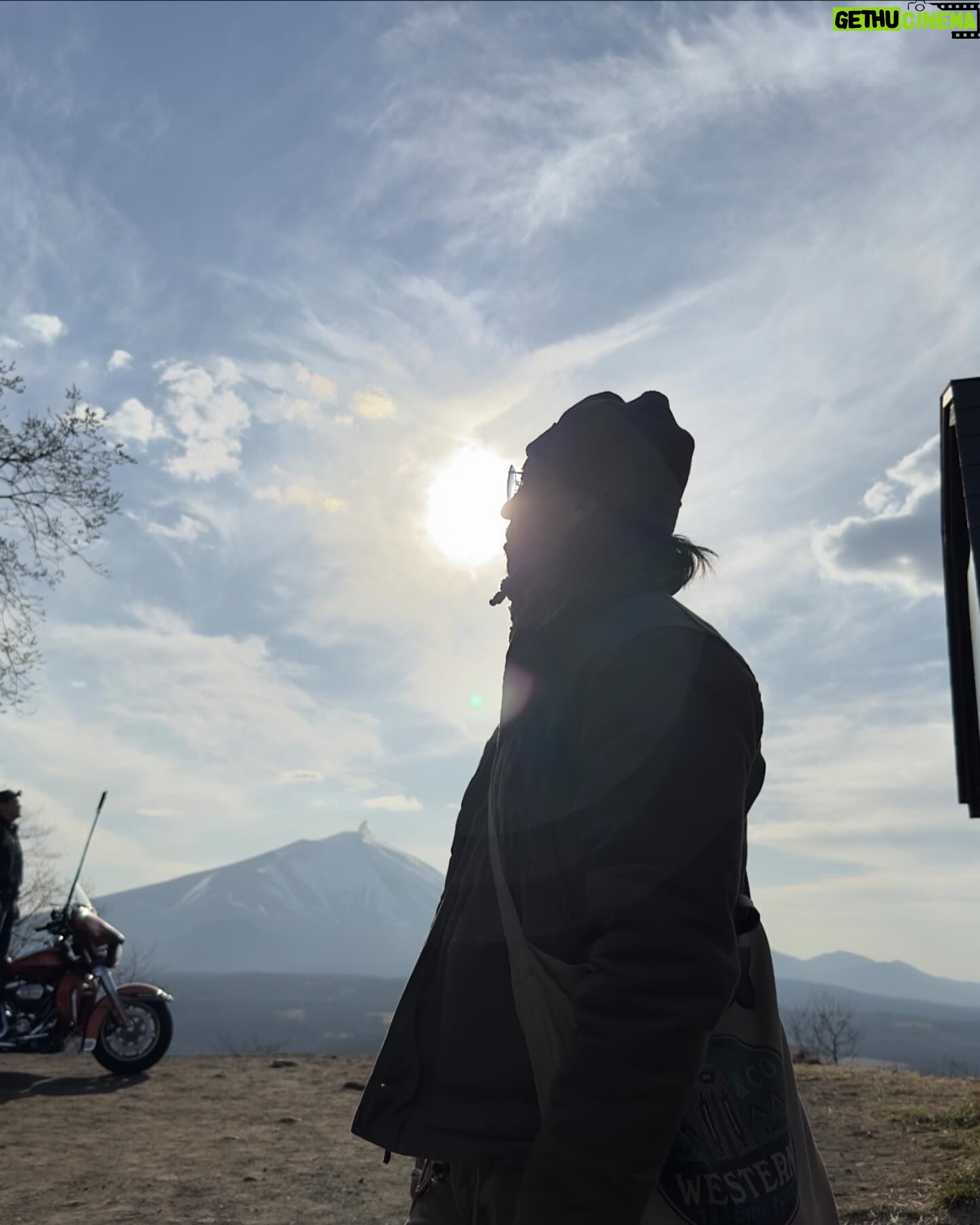 Louis Cheung - 7K Likes - 舊年差唔多依個時間
拍完《盜月者》,留咗係日本
bike Trip 🥹
希望有機會再去玩過🔥💪🏼
#travel #Japan #biker
#harleydavidson #sakura