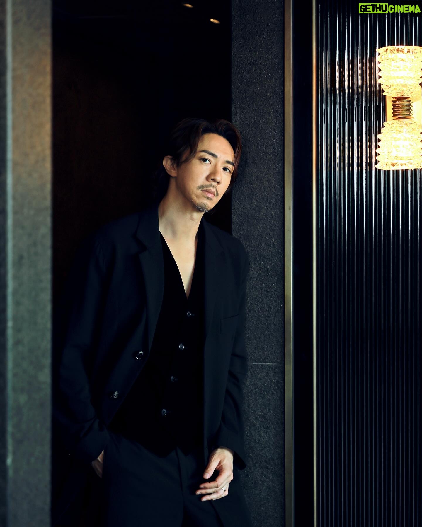 Louis Cheung - 25.6K Likes - ✨
謝謝團隊為我和張先生
精心篩選典雅簡約的造型
由張先生的頒獎嘉賓
到今年我的最佳女主角提名
一切都如夢似幻🥰
大家都喜歡我們的造型嗎?
Wardrode | @giorgioarmani #GiorgioArmani
Make Up (Kay)| @kriswong.520
Hair (Kay) | @singsing113
Make Up (Louis)| @l_evinbo
Hair (Louis) | @samchair_
Photography | @ssamtso