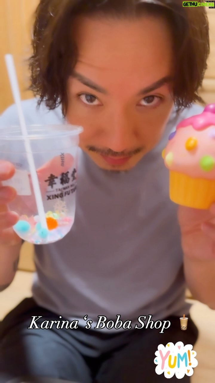 Louis Cheung - 9.5K Likes - 最近收緊身🔥
Cardio ,舉嘢,加埋飲食控制🤦🏻♂️⋯⋯
又去返嗰種食唔飽又餓唔死嘅狀態
冇油冇糖就梗㗎啦
無時無刻個腦都係雪糕薯片拉麵汽水🤤
然後仲要去幫襯個女新開嘅舖頭🧋
………
爸爸真偉大🥲
#fatherdaughter
@kakaball323