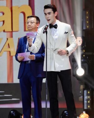 Louis Hesse d'Alzon Instagram - ผ่านไปด้วยดีกับค่ำคืนแรกของงาน 28th Asian television Awards พวกเราทีม Host เต็มที่และสนุกกับงานมากๆเลยครับ ขอบคุณทีมงานทุกฝ่ายที่ช่วยสร้างสรรค์งานให้ออกมาได้อย่างน่าประทับใจ และอย่าลืมนะครับ คืนนี้งานยังมีต่ออีกคืน เตรียมพบกับไฮไลท์การเดินพรมแดงของเหล่าคนบันเทิงและการประกาศผลรางวัลอีกมากมาย พบกันคืนนี้นะครับ 😊 #asiantvawards