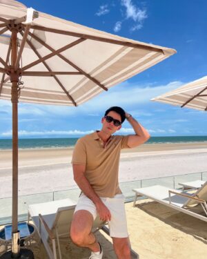 Louis Hesse d'Alzon Instagram - A sunny vacay day with the good boys 😎 #intercontinentalhuahin