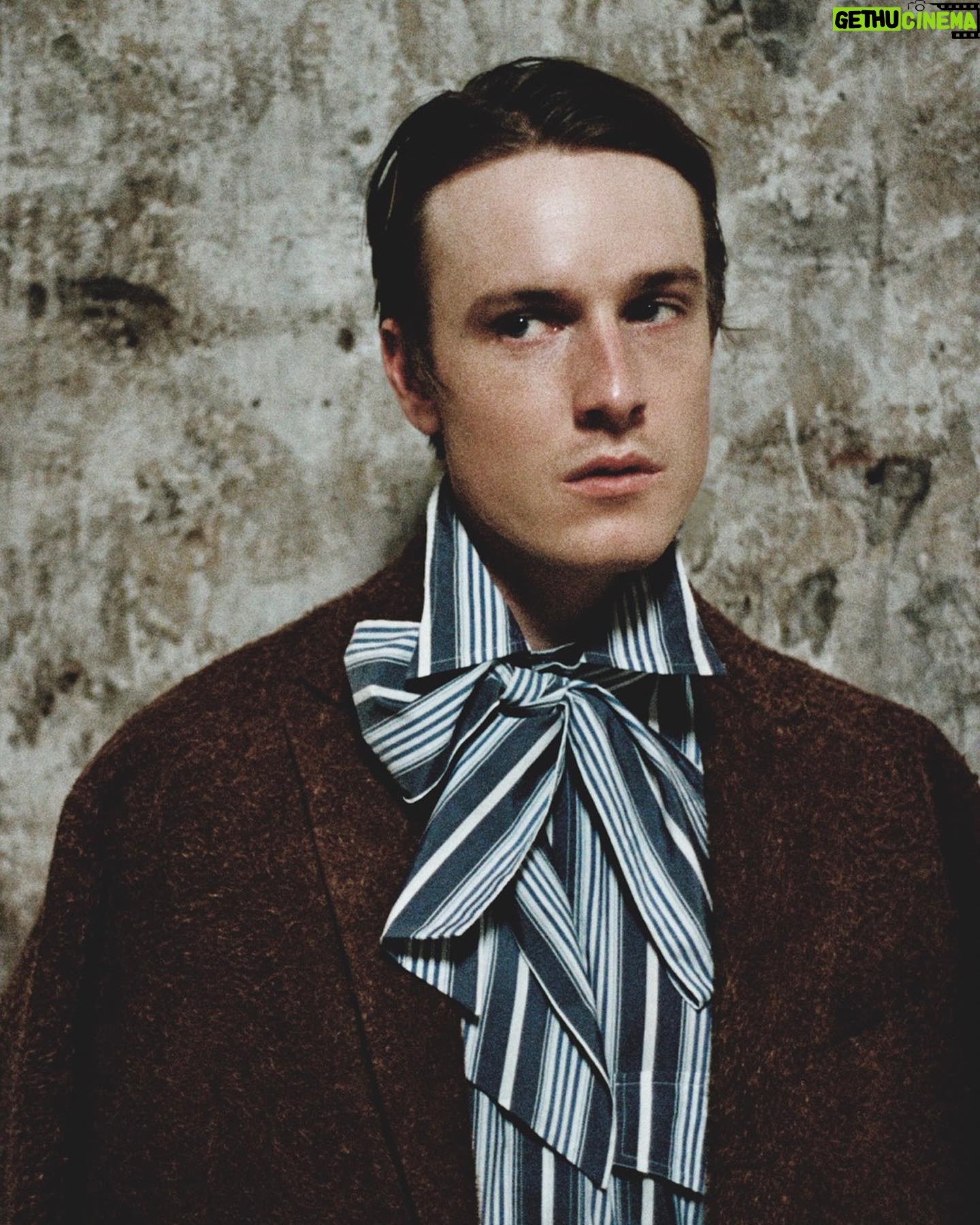 Louis Hofmann - 136K Likes - GQ Cover || thank you @gq_germany
Photographer: Drew Jarrett @drewjarrett1
Photo Assistant: Simon Melber @si_melber_shoots
Grooming: Charley McEwen @charley.mcewen
Styling: Stuart Williamson @stuartvwilliamson
Styling Assistant: Lizzie Ash @lizzie_ash
Tailor: Anissa Aouar
Production: Pauline Creac'h & Natalie Bertaux from Supervision
Post-Production: Kapture NYC
Set Design: Alun Davies
Set Assistant: Megan McCowan , casting: @dominikwho , interview / author : @ulfpape