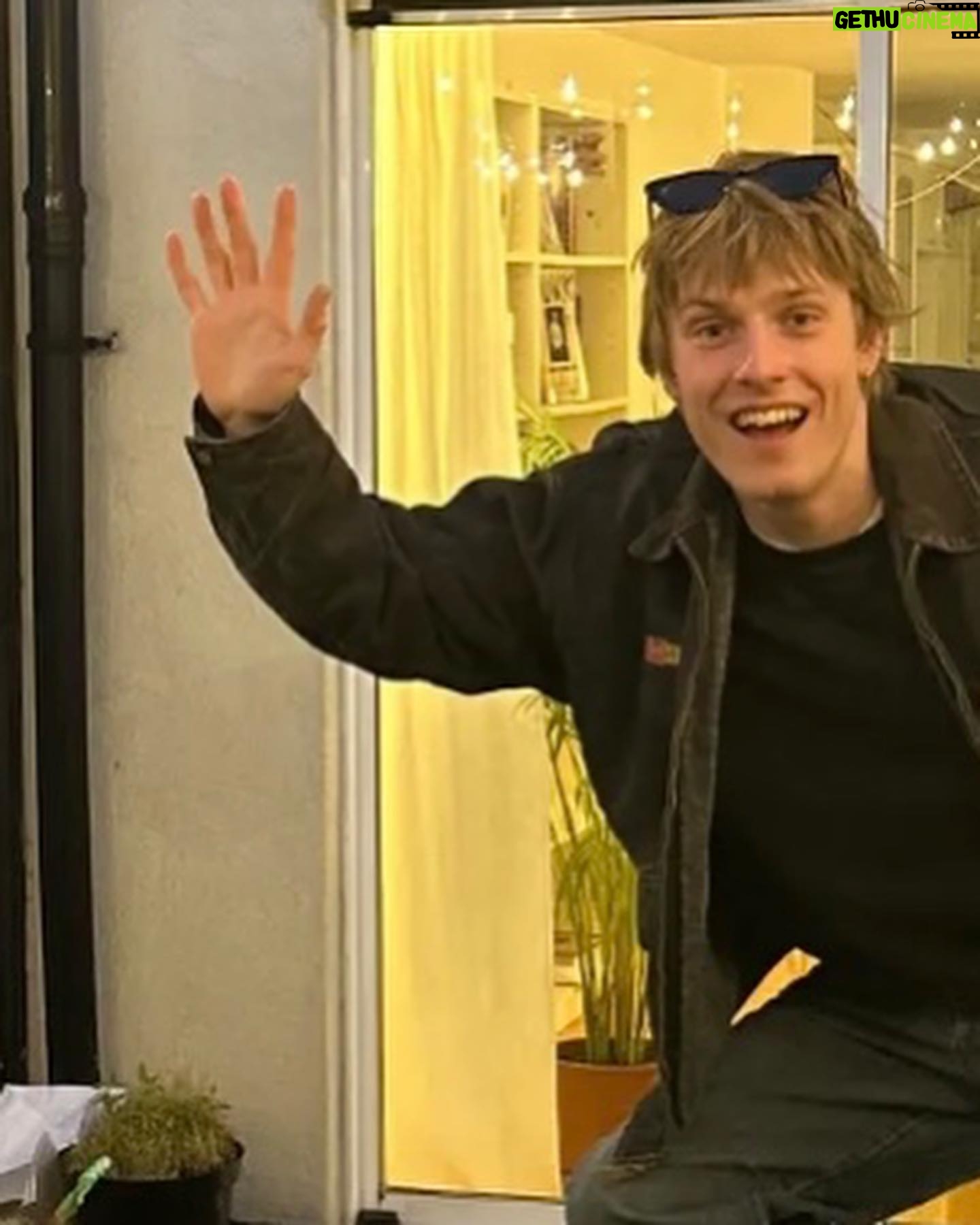 Louis Hofmann - 90.2K Likes - So thrilled to be joining the fantastic cast of MONSTROUS BEAUTY written and to be directed by Romola Garai | @bellaramsey #DominicWest @negga.ruth #FionaShaw