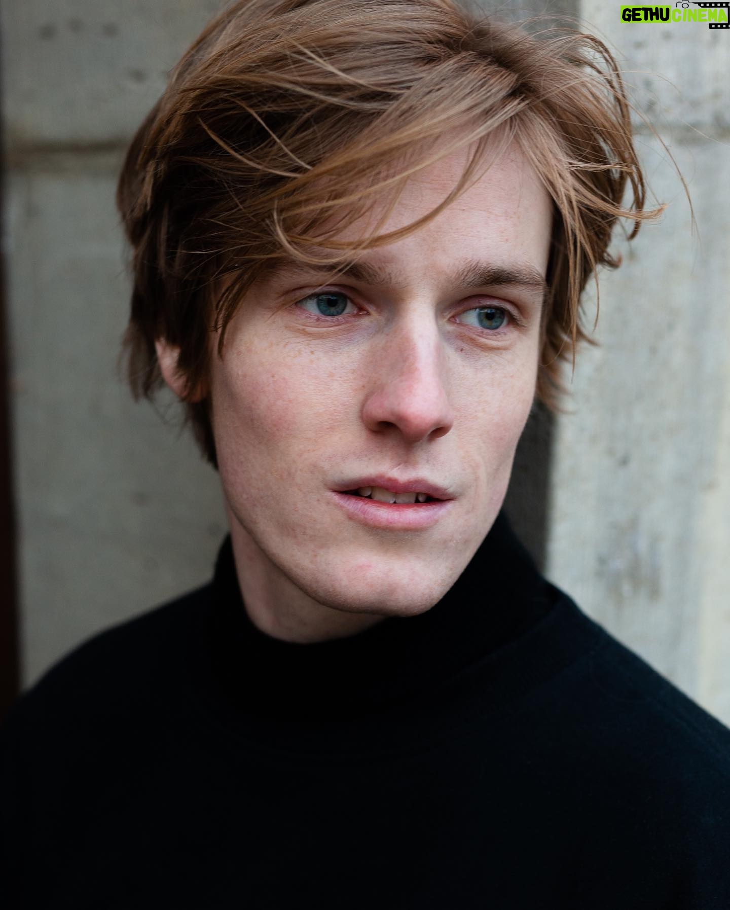 Louis Hofmann - 398.5K Likes - @jakob.fliedner did it again . #goodbyemullet