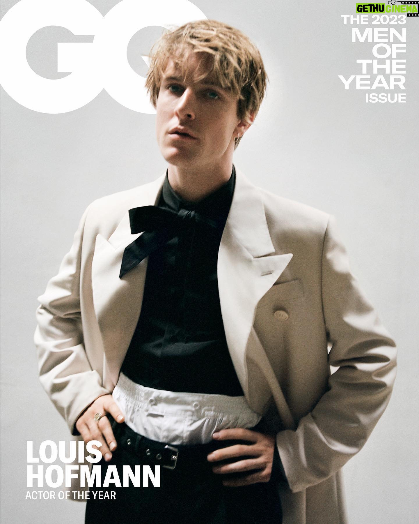 Louis Hofmann - 136K Likes - GQ Cover || thank you @gq_germany
Photographer: Drew Jarrett @drewjarrett1
Photo Assistant: Simon Melber @si_melber_shoots
Grooming: Charley McEwen @charley.mcewen
Styling: Stuart Williamson @stuartvwilliamson
Styling Assistant: Lizzie Ash @lizzie_ash
Tailor: Anissa Aouar
Production: Pauline Creac'h & Natalie Bertaux from Supervision
Post-Production: Kapture NYC
Set Design: Alun Davies
Set Assistant: Megan McCowan , casting: @dominikwho , interview / author : @ulfpape