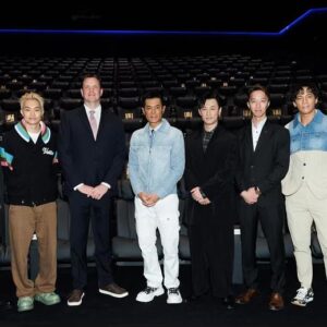 Louis Koo Instagram - 好高興同大家宣布《九龍城寨之圍城》入場觀眾突破1百61萬人，成為香港電影史上華語影片入場人次No. 1! 
 
為咗答謝觀眾嘅支持，我龍捲風同秋哥小齊日前特地率領一眾城寨兄弟過大海出席澳門「影滙戲院」開幕禮 @studiocitymacau 慶祝全港澳首個高規格「#杜比影院」隆重開幕，感受戲院帶嚟嘅震撼視覺同音響效果。
#DolbyVision 同 #DolbyAtmos 互相配合，令電影入面城寨美術同打鬥場景呈現得更栩栩如生，讓人好似置身於其中！
期待日後有更多好戲在這裡上映。#古天樂 #任賢齊 #林峯 #胡子彤 #張文傑
 
#新濠影滙
#影滙戲院
#全球邁向9億票房
#入場人次No.1
#港澳首個杜比戲院
#巨星級震撼觀影體驗
#杜比視界
#杜比全景聲
#StudioCityCinema
#DolbyCinema
#九龍城寨之圍城