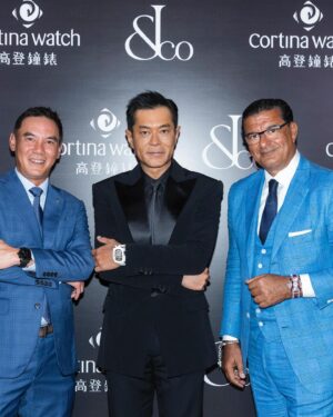 Louis Koo Instagram - 挑戰不可能，從來都是我的工作熱誠。

戴上Jacob & Co. 特別訂製全球唯一Bugatti Chiron Tourbillon款式，一同慶祝品牌首間香港專門店盛大開幕，讓想像不再受限，以創新定義不可能 

@jacobandco @cortinawatch
#jacobandco #cortinawatch #InspiredByTheImpossible
