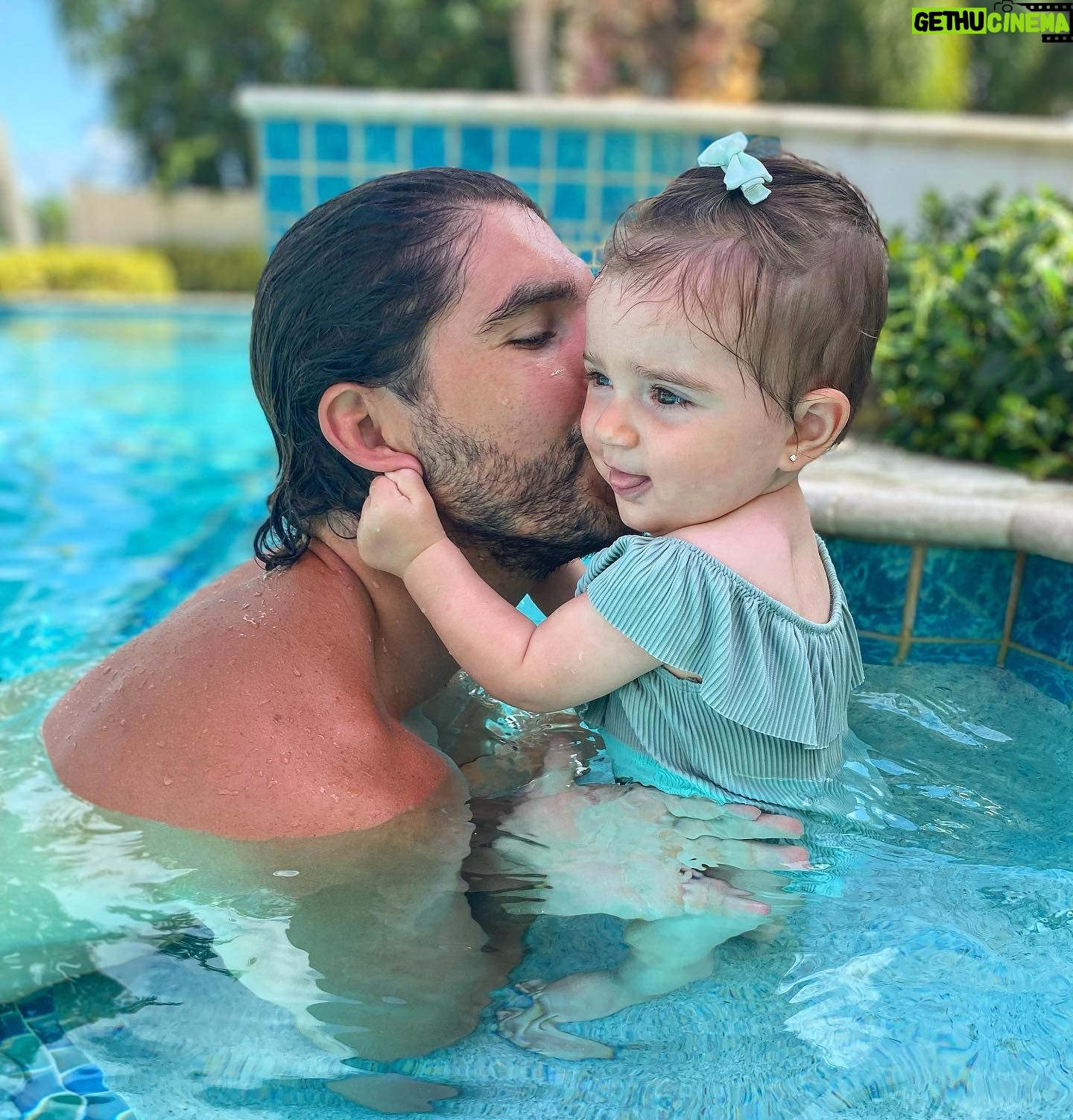Louis-Philippe Lacroix - 5.9K Likes - La définition du mot amour en une image 🫶🏼❤️🥹 #daughter #love #florida #samiechou #dad