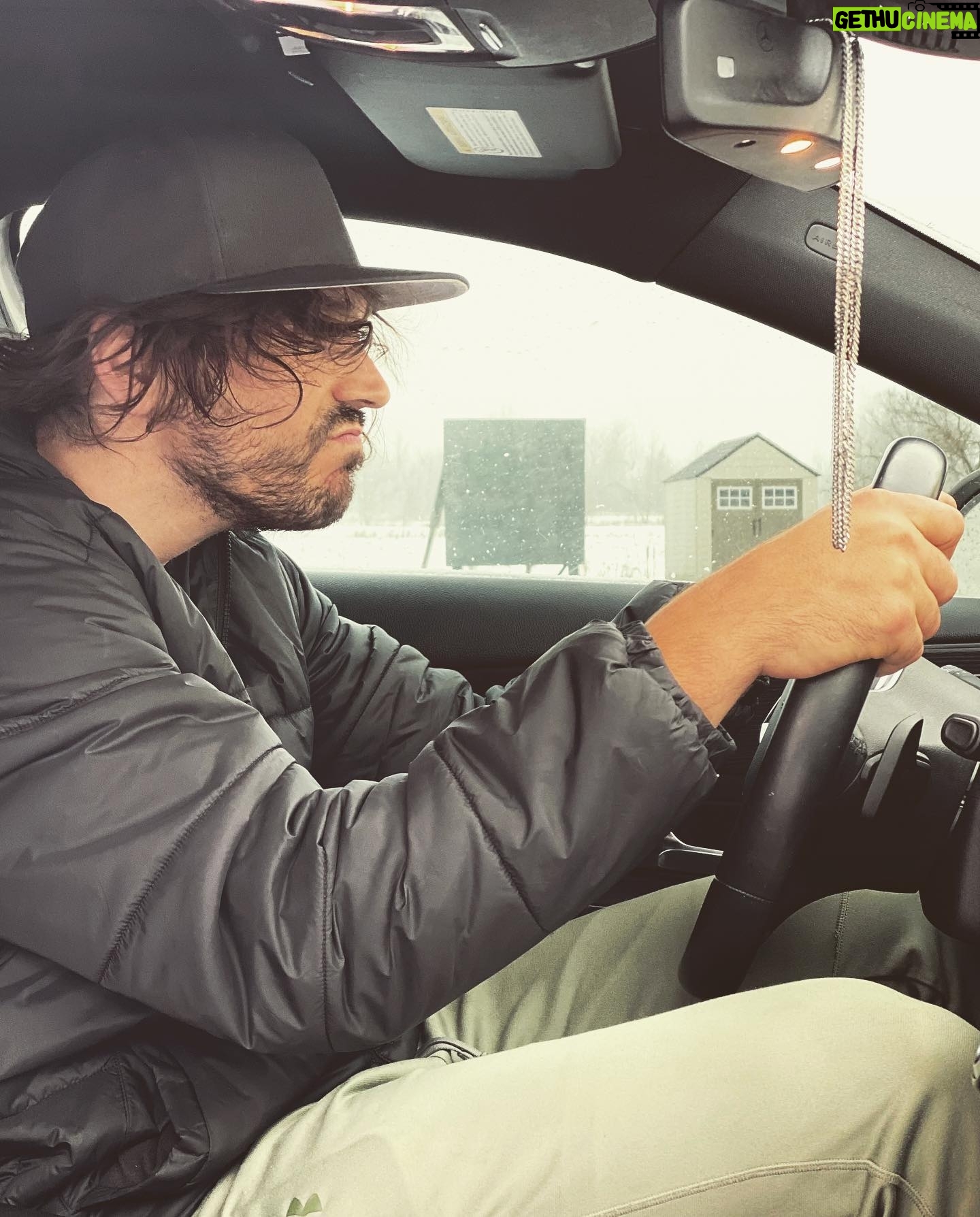 Louis-Philippe Lacroix - 5.4K Likes - Vous le savez, je prône un mode de vie sain, mais équilibré!💪🏼Comme tout le monde, ça m’arrive moi aussi de devoir manger « on the go » et quand j’ai à le faire, c’est au @awcanada que je vais, surtout pour déguster leur sandwich Chef-d’œuf avec saucisse accompagné d'un petit café noir. Le café est savoureux (quand tu le prends noir, c’est essentiel), bio et équitable, qu’est-ce que tu veux de plus? 🤷🏽♂️Voici donc mes étapes de déjeuner en voiture « on the go » :
-Étape 1 : Mettre ma main dans le sac pour prendre mon sandwich préféré 🤤
-Étape 2 : Sortir mon sandwich Chef-d’œuf avec saucisse et l’admirer😍
-Étape 3 : Prendre une bouchée sans pleurer tellement c’est bon🥲
-Étape 4 : Prendre une petite gorgée de café ☕️
-Étape 5 : Après un « kick » de caféine, je suis prêt à affronter le trafic!🤪
#pub #breakfast