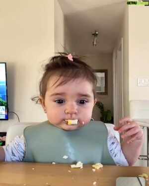 Louis-Philippe Lacroix Instagram - Bonne fête ma p’tite chérie! T’as changé ma vie pour le mieux à jamais! Tu assagis mon cœur de papa jour après jour et ce pour le restant de ma vie! J’ai déjà hâte que tu me présente ton nouveau chum à 14 ans et que je le regarde d’un air soucieux et menaçant 👀 (joke 😂) Profite de ta journée de fête avec ceux qui t’aime! T’es un bon bébé je t’aime ❤️❤️❤️ … Popa 🥹❤️ #daughter #birthday #1year #dad #love
