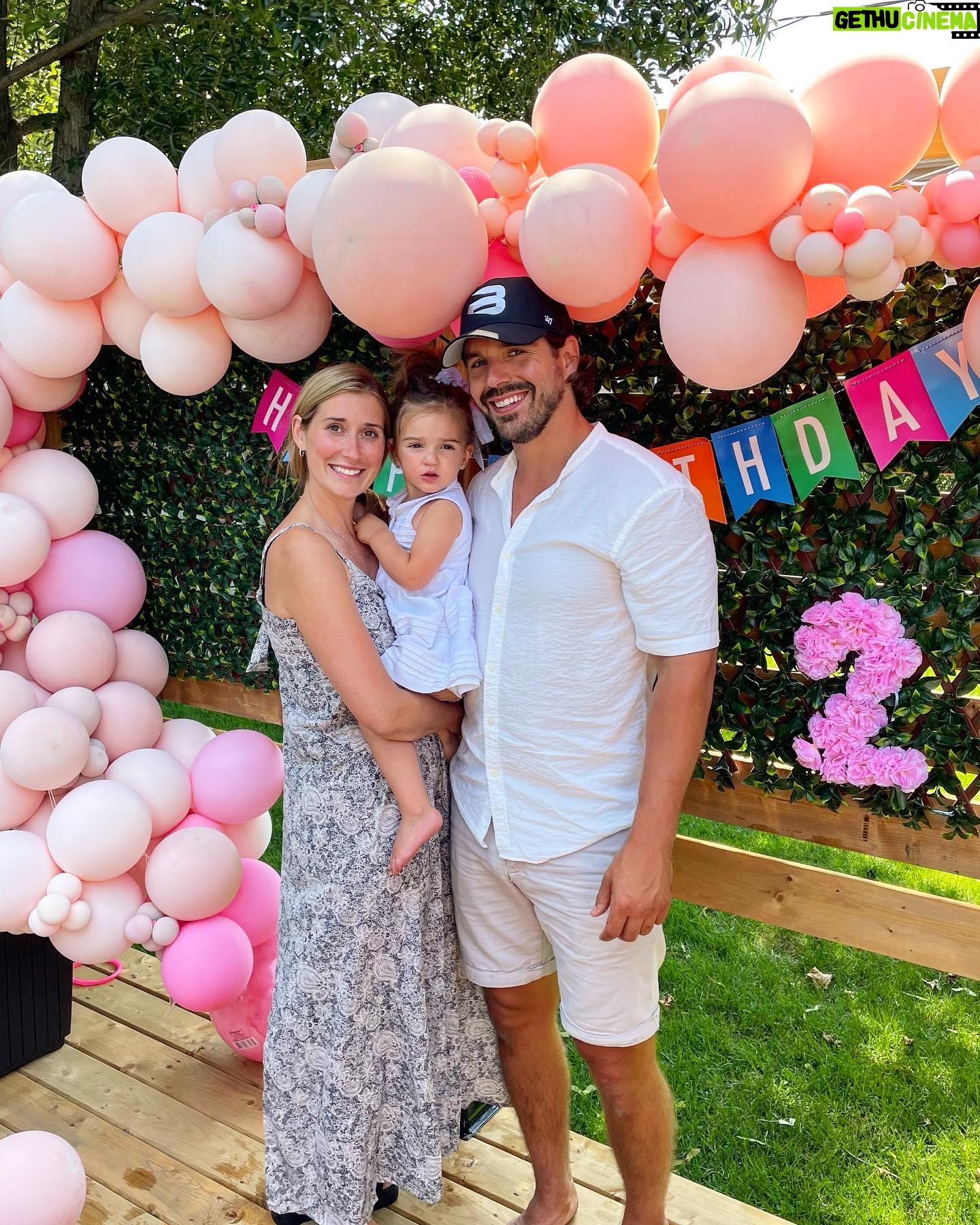 Louis-Philippe Lacroix - 5.3K Likes - Bonne fête à ma puce de 2 ans! 🥳❤️
Tu me comble de bonheur depuis le jour que ta mère t’a mise au monde. Avant je croyais vouloir plus un gars qu’une fille comme enfant par contre depuis que tu fais fondre mon cœur jour après jour depuis maintenant 730 jours je peux confirmer que si c’était à refaire je voudrais une p’tite fille et non un gars 🥹❤️👧🏽. Contente, fatiguée, souriante,téméraire,ricaneuse,
chialeuse,sociable,affamée,peteuse..bref peu importe comment tu feel je t’aime toujours autant!
Happy birthday Samie chouuuuu 💋❤️
#birthday #daughter #2yearsold #love