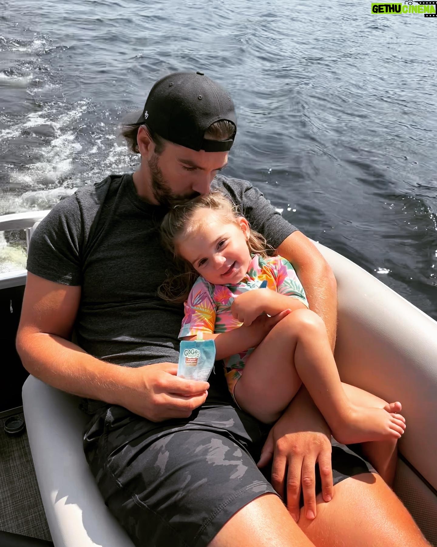 Louis-Philippe Lacroix - 5.3K Likes - Bonne fête à ma puce de 2 ans! 🥳❤️
Tu me comble de bonheur depuis le jour que ta mère t’a mise au monde. Avant je croyais vouloir plus un gars qu’une fille comme enfant par contre depuis que tu fais fondre mon cœur jour après jour depuis maintenant 730 jours je peux confirmer que si c’était à refaire je voudrais une p’tite fille et non un gars 🥹❤️👧🏽. Contente, fatiguée, souriante,téméraire,ricaneuse,
chialeuse,sociable,affamée,peteuse..bref peu importe comment tu feel je t’aime toujours autant!
Happy birthday Samie chouuuuu 💋❤️
#birthday #daughter #2yearsold #love