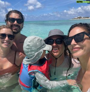 Louis-Philippe Lacroix Instagram - Classique recap d’après-voyage. Que de l’amour et du soleil dans mon cœur! Merci de votre participation ❤️🫡🐠☀️

#cruise #bahamas #puertorico #ilesturquesetcaïques #republicadominicana #boat #friends #love