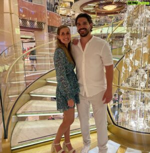 Louis-Philippe Lacroix Instagram - Classique recap d’après-voyage. Que de l’amour et du soleil dans mon cœur! Merci de votre participation ❤️🫡🐠☀️

#cruise #bahamas #puertorico #ilesturquesetcaïques #republicadominicana #boat #friends #love