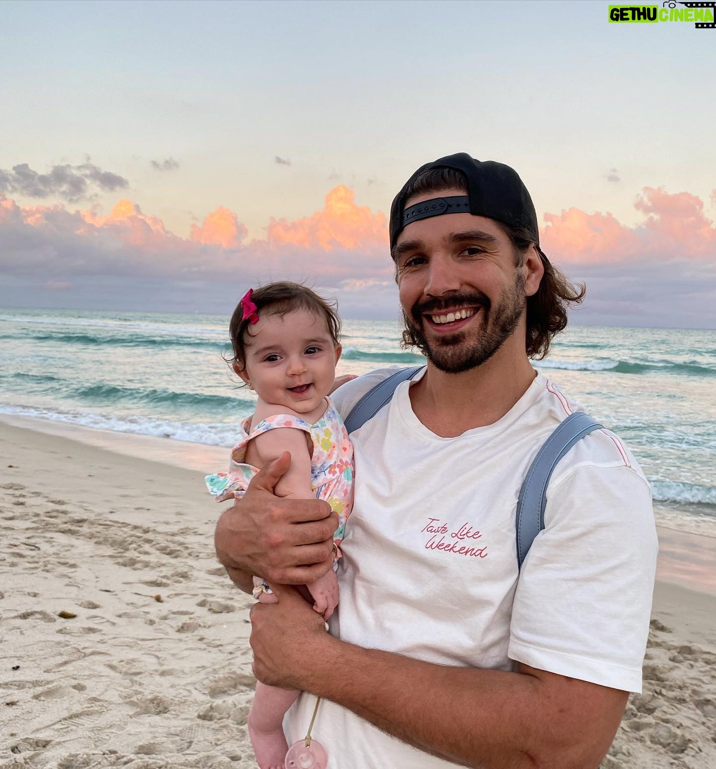 Louis-Philippe Lacroix - 7.2K Likes - Taste like week-end 🏝🌞 #miami #freedom #sunshine #samie #chou