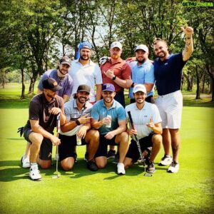 Louis-Philippe Lacroix Instagram - Beau week-end avec une première promenade en ponton pour ma belle amour Samie chou 🥰 et un tournoi de golf bien plaisant avec la meute pour la fête à mon chum le doc chiro @mathplouffe66 ! 👨🏽‍⚕️ #baby #boat #golf #wolfpack #vertebres